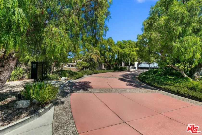 6435 Zumirez Drive #9 photo 50