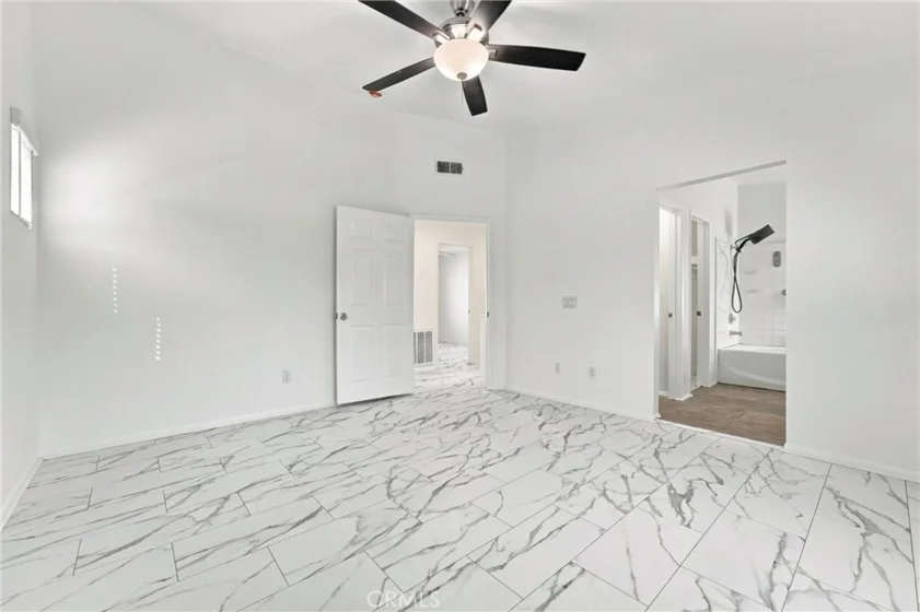 220 Suffolk photo 26