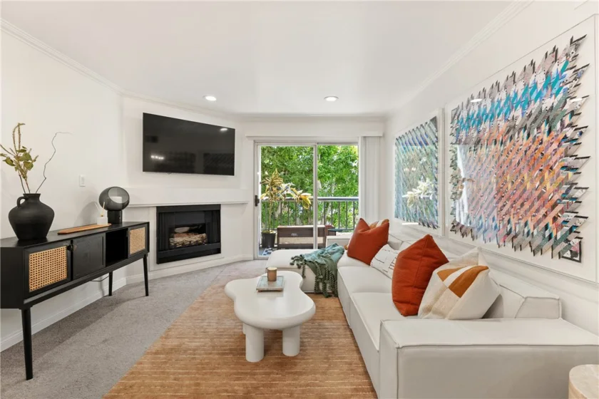 5535 Canoga Avenue #221 photo 1
