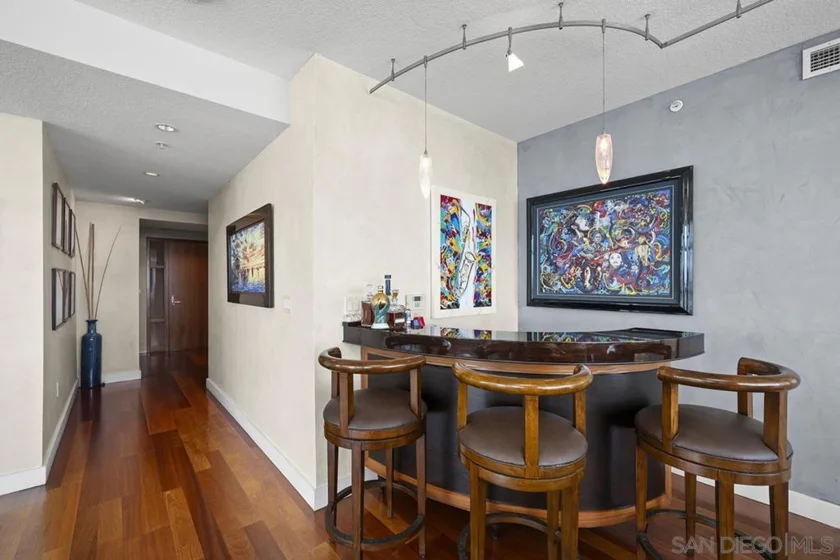 1205 Pacific Hwy #3101 photo 26