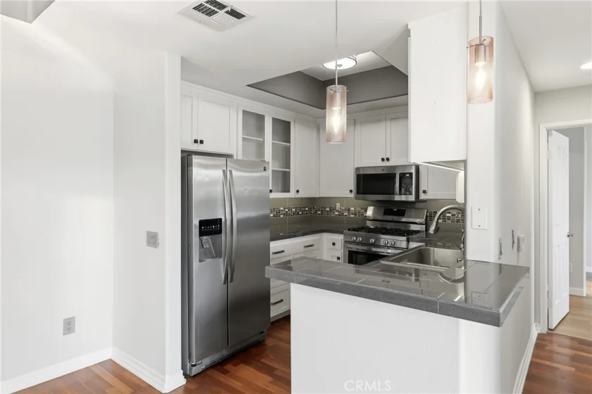 4455 Hazeltine Avenue #208 photo 15