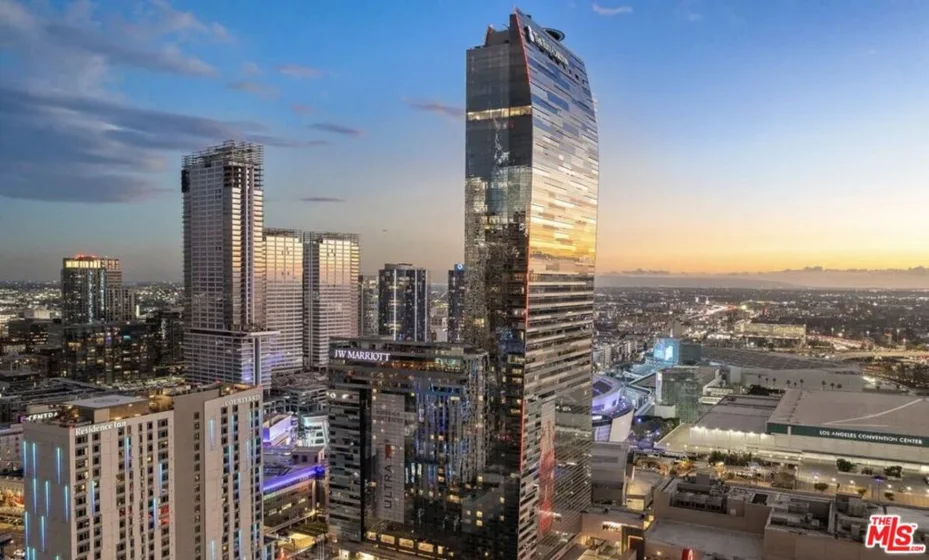 900 W Olympic Boulevard #37E photo 1