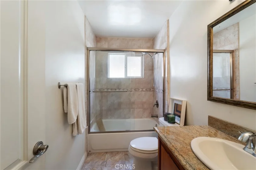 551 W Stocker Street #3 photo 14