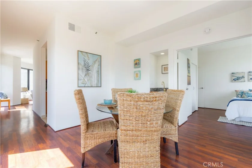 1310 E Ocean #401 photo 18