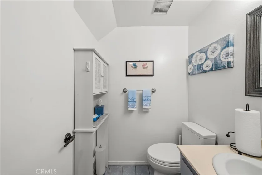 16745 Vanowen photo 6
