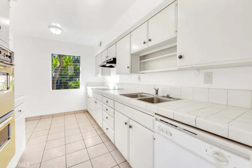8100 Canby Avenue #4 photo 3