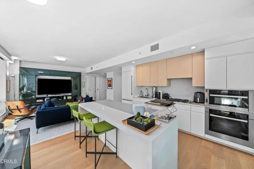 877 Francisco Street #1506 photo 40