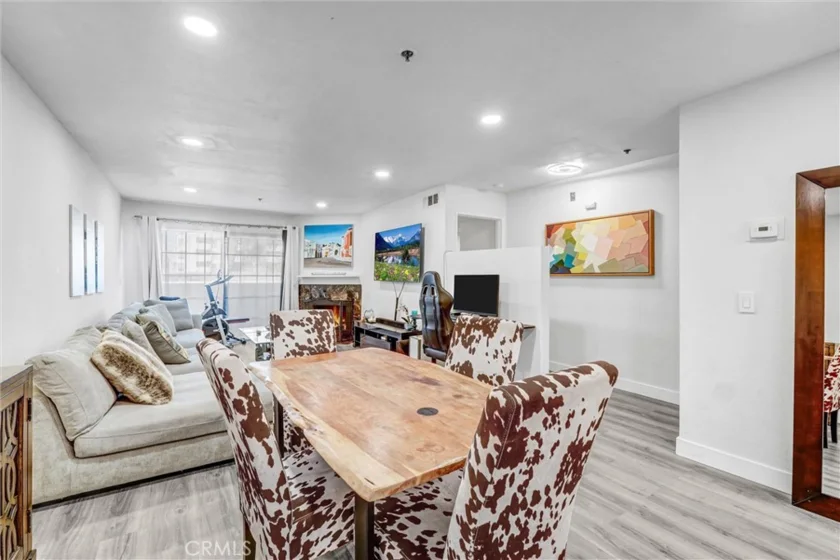 6545 Reseda Boulevard #6 photo 3
