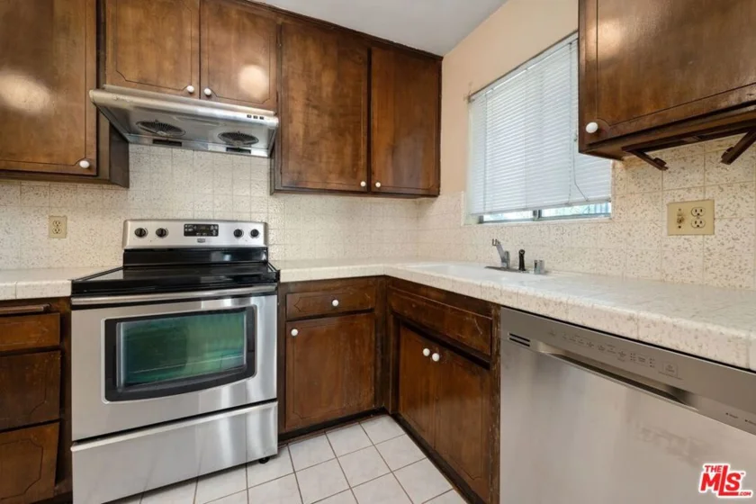 1831 Barry Avenue #3 photo 4