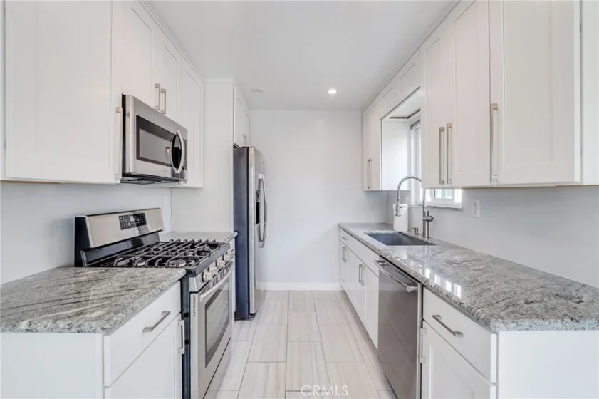 205 13th Street #D photo 17