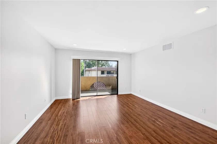 25261 Tanoak photo 11