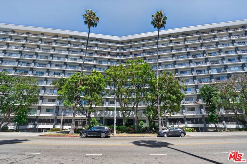 100 S Doheny Drive #719 photo 35