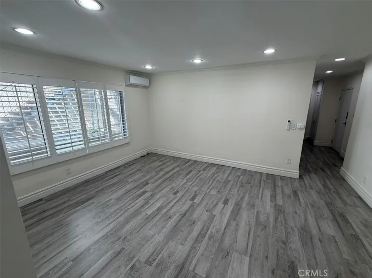 960 Larrabee photo 7
