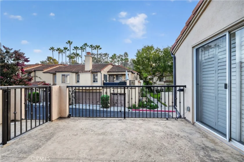 88 Corsica Drive photo 3
