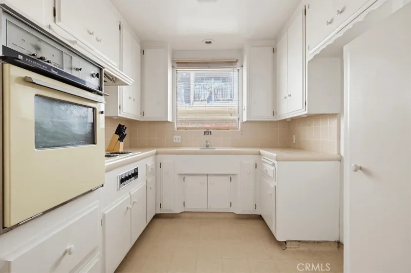 2060 E 3rd Street #3 photo 23