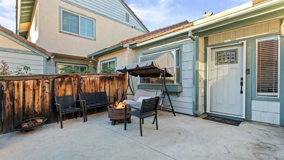 422 Devonshire Gln photo 5