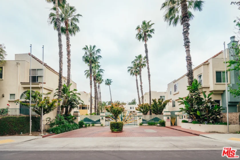 5455 Sylmar Avenue #401 photo 1