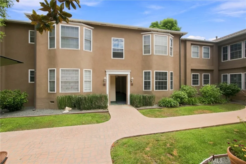 15034 Dickens Street #4 photo 26
