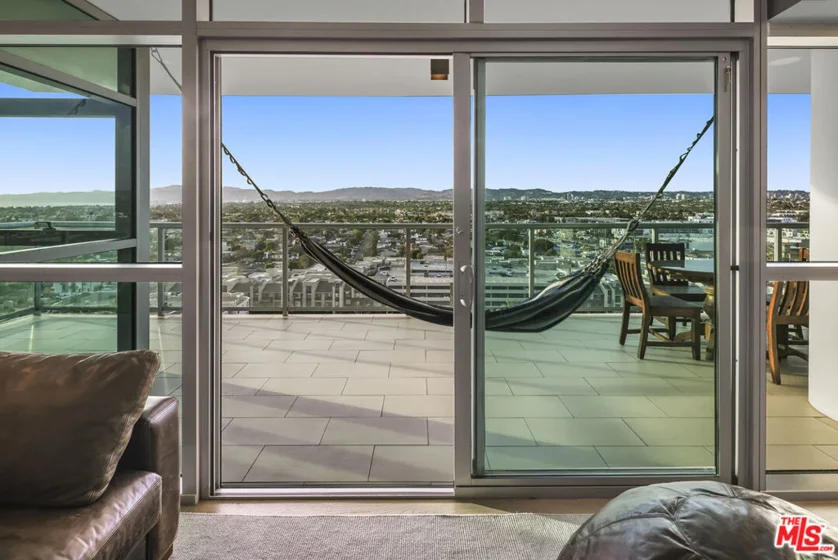 13700 Marina Pointe Drive #1620 photo 16