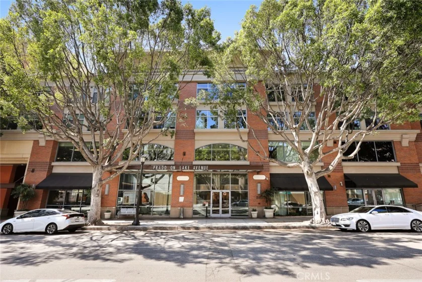 840 E Green Street #327 photo 1