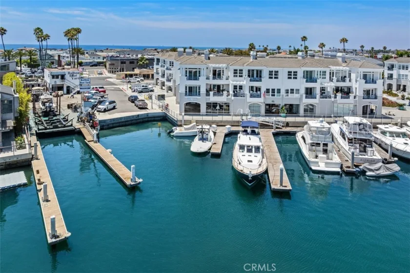 2600 Newport photo 1