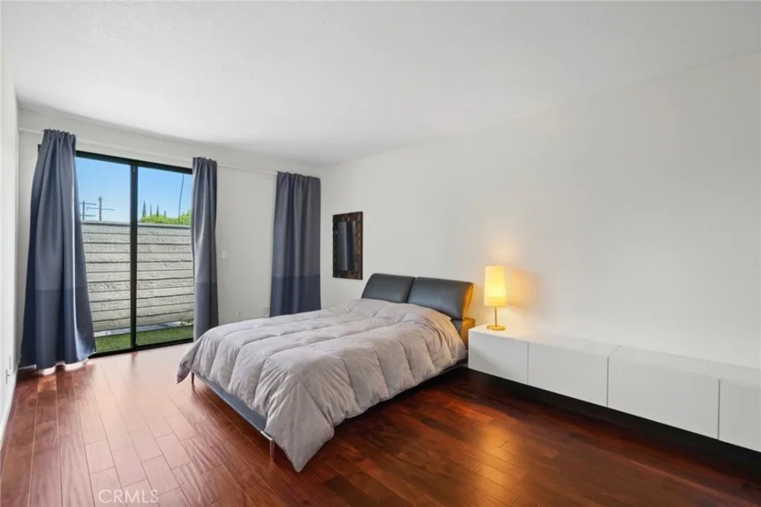 13331 Moorpark Street #216 photo 16