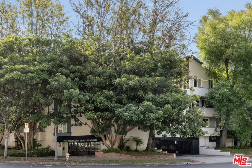 10800 Holman Avenue #208 photo 1