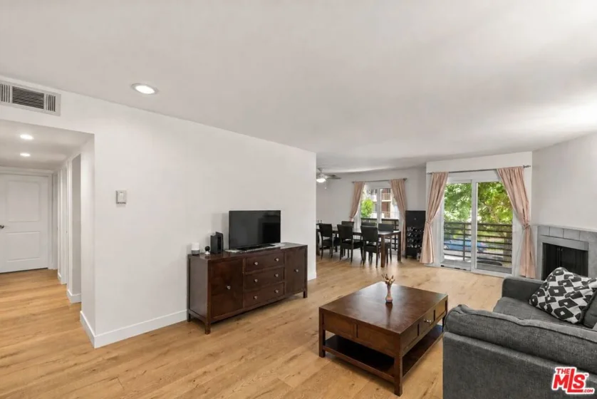 1515 S Beverly Drive #201 photo 7