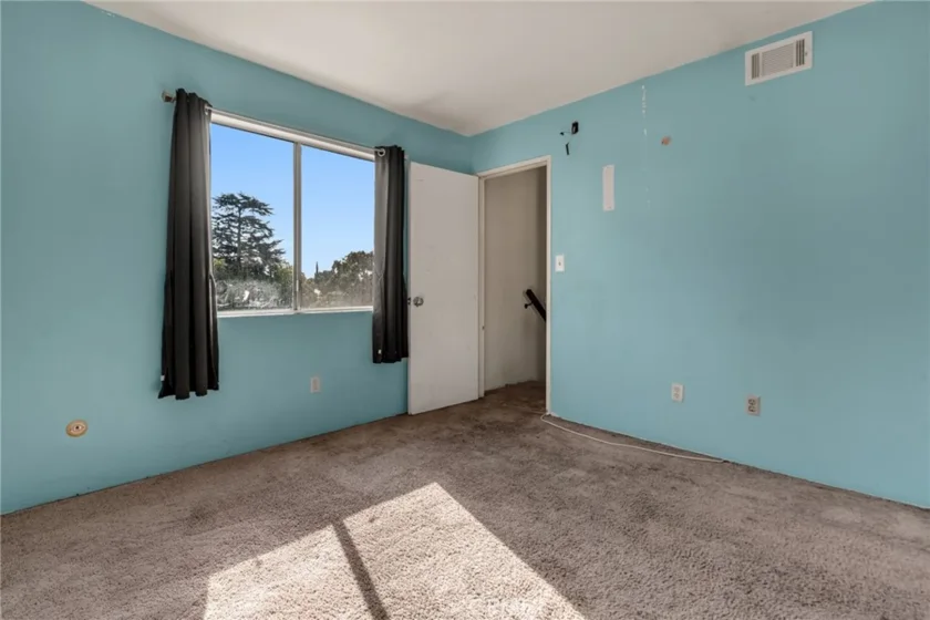 6438 Hazeltine Avenue #6 photo 17