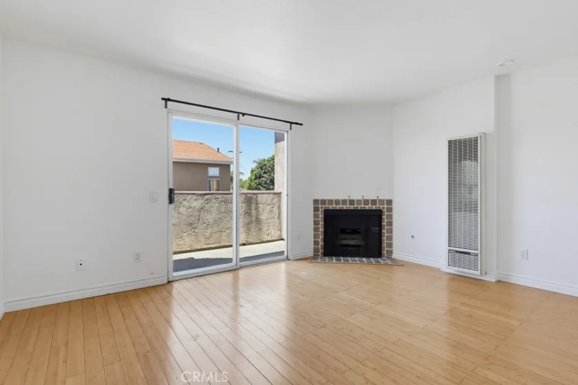 1355 Loma Avenue #311 photo 14