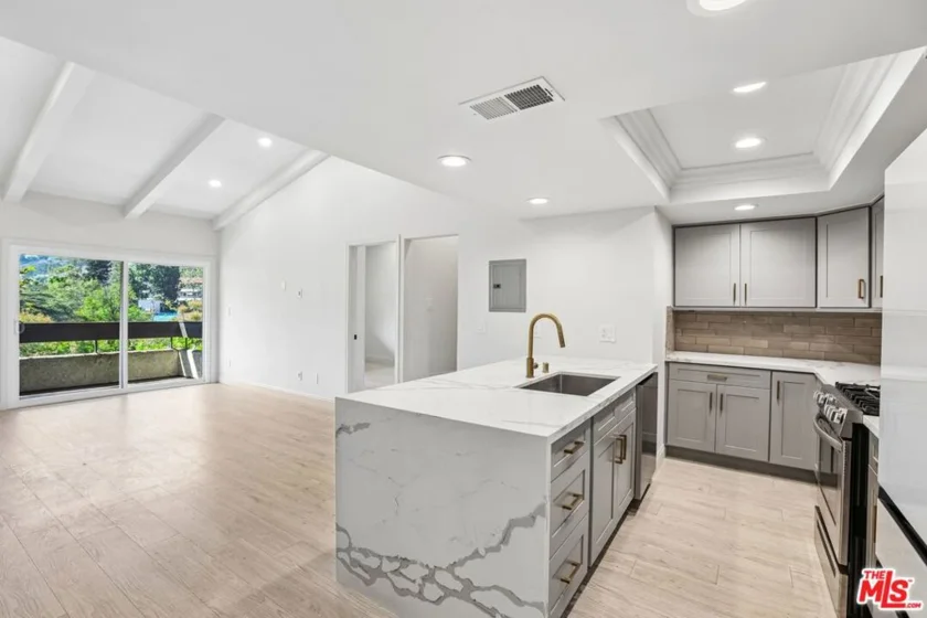 2700 Cahuenga Boulevard #E 4313 photo 3