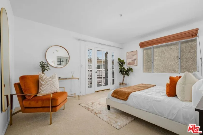 1932 Pelham Avenue #202 photo 3