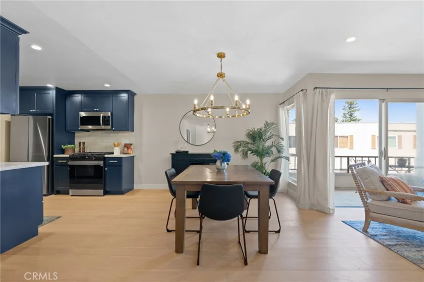 10707 Camarillo Street #314 photo 8