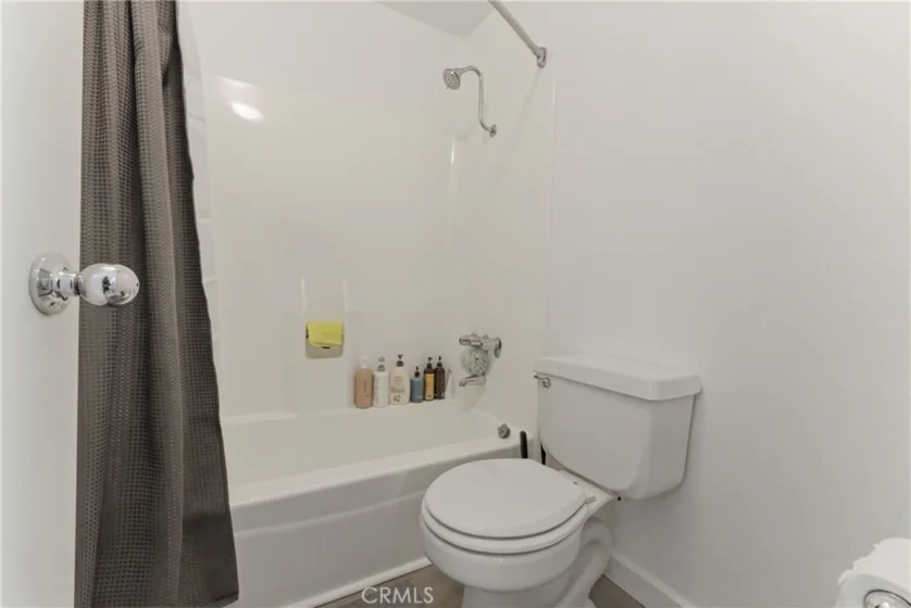 15425 Sherman Way #240 photo 35