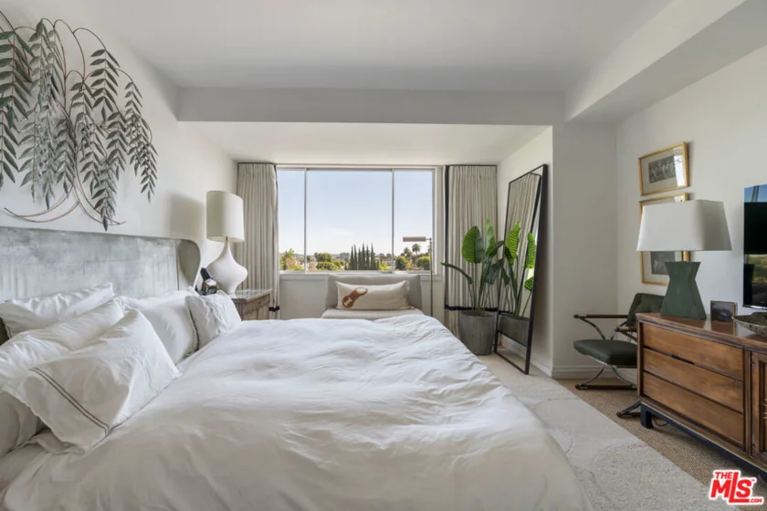 818 N Doheny Drive #302 photo 20
