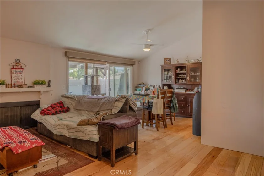 579 Parkview photo 4