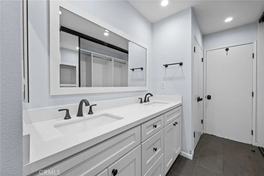 3663 Country Club Drive #E photo 51