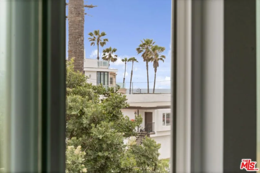 1200 Pacific Coast Highway #305 photo 42