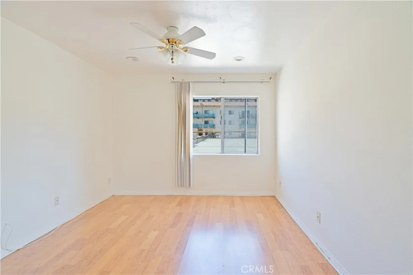 5460 White Oak Avenue #E129 photo 5