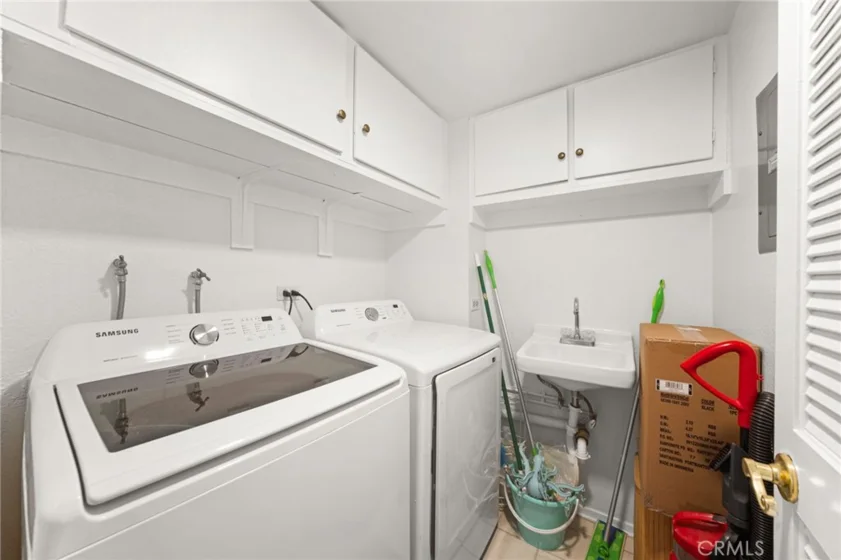 1121 E Wilson #12 photo 17