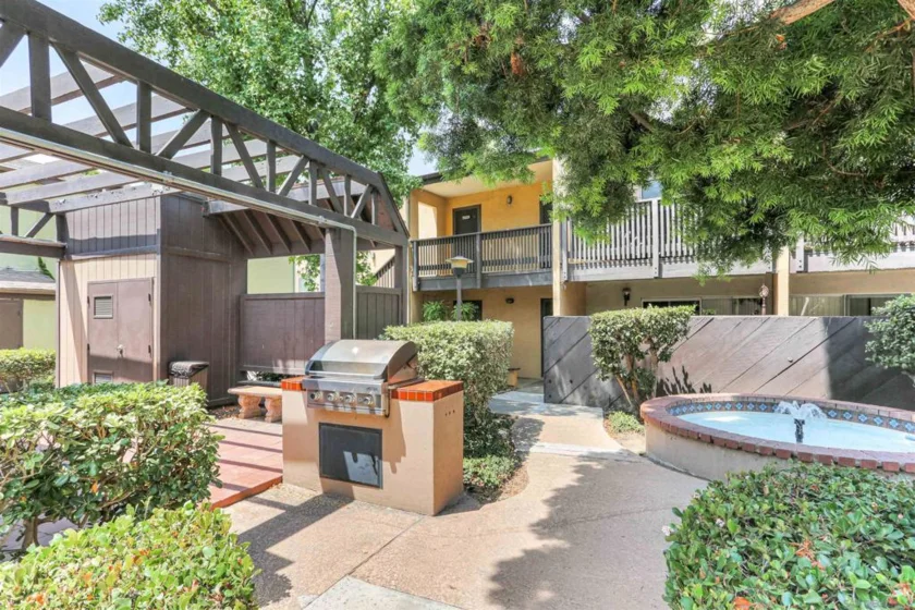 7932 Mission Center #D photo 3