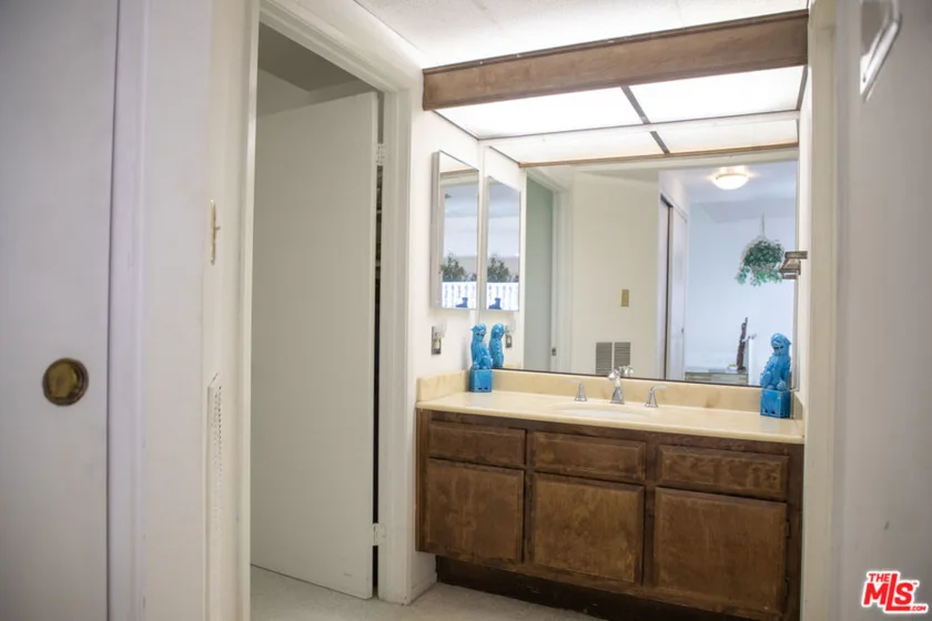 6323 Reseda Boulevard #44 photo 9