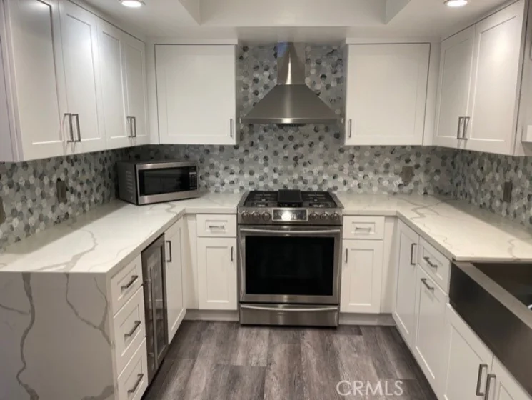 1616 Granville Avenue #102 photo 1
