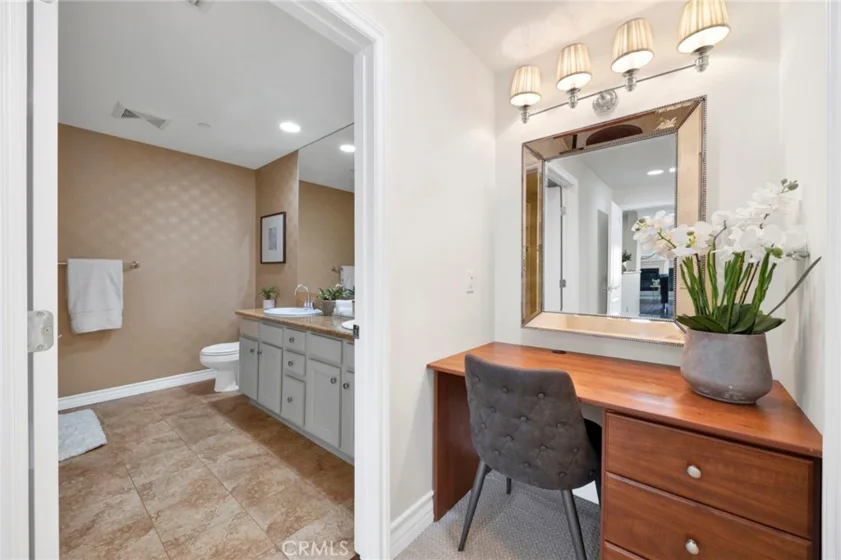 1726 S Bentley Avenue #403 photo 9