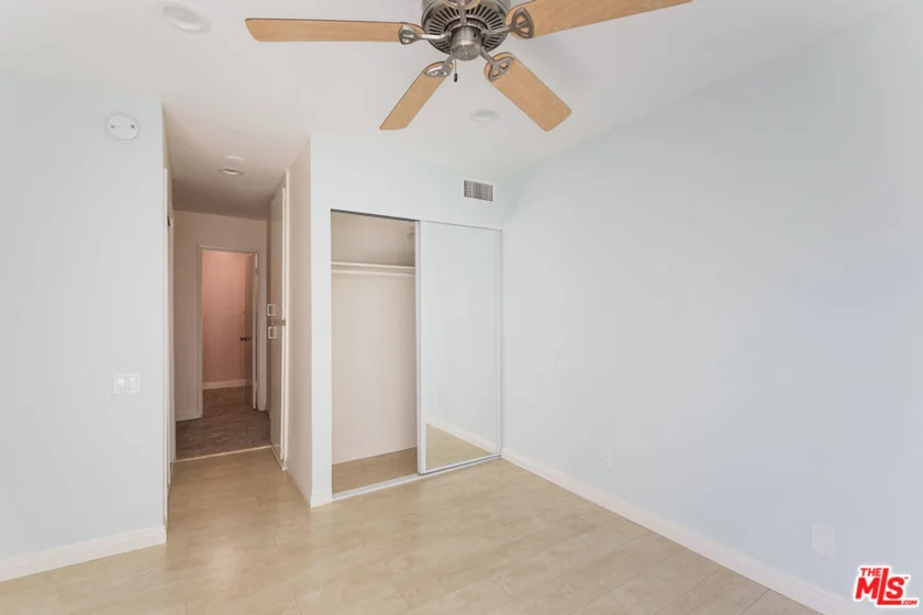 5460 White Oak Avenue #K103 photo 17