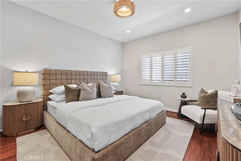 366 Villa Point photo 26