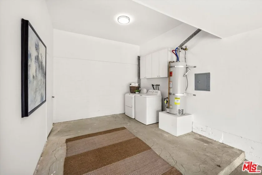 1098 Everett Place photo 17
