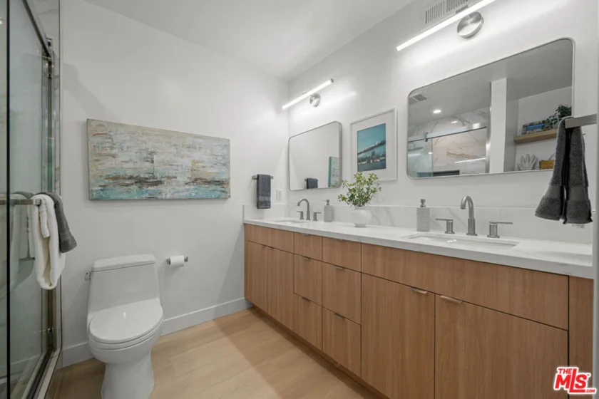 5301 Yarmouth Avenue #2 photo 19