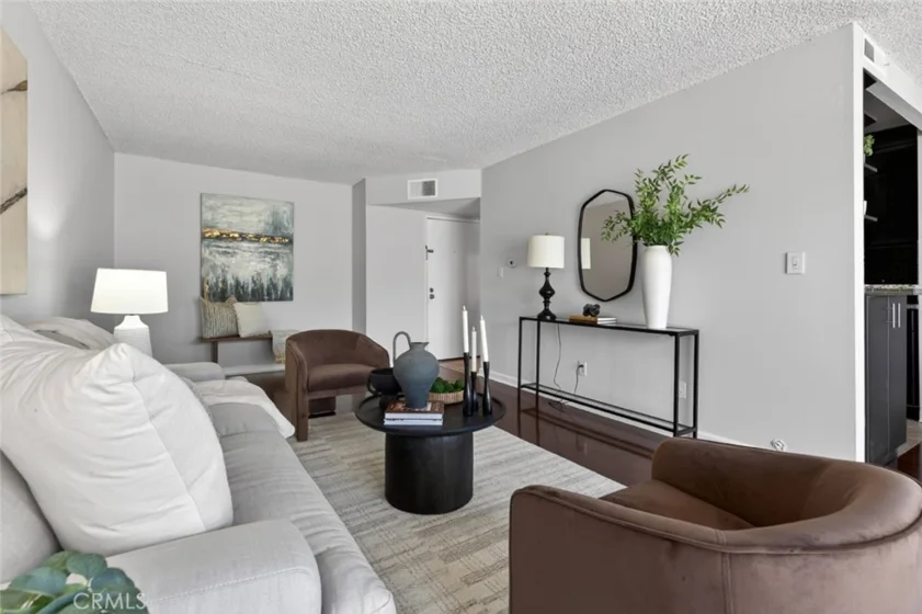 5412 Lindley Avenue #322 photo 1