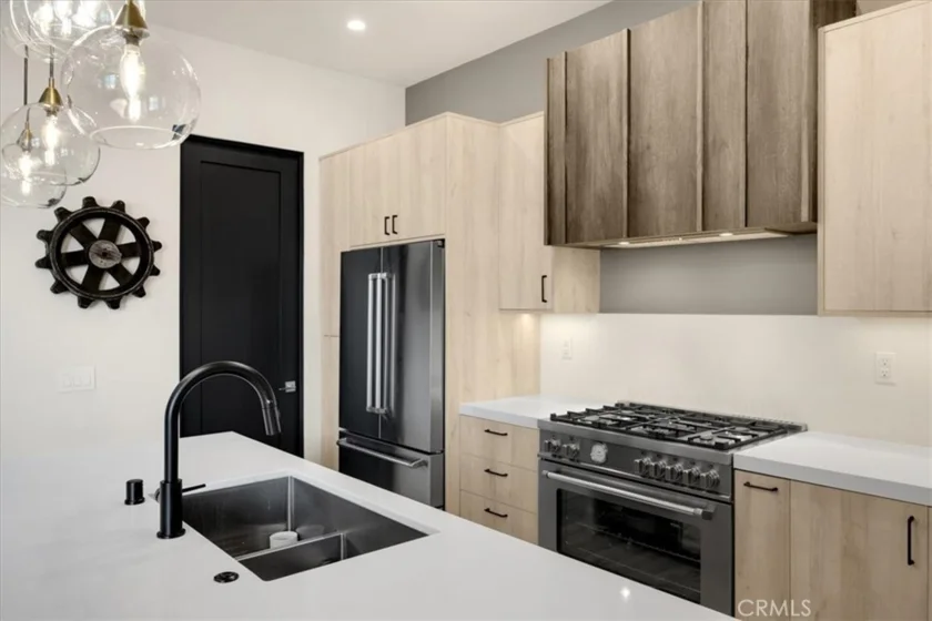 756 W 19th Street #B photo 20